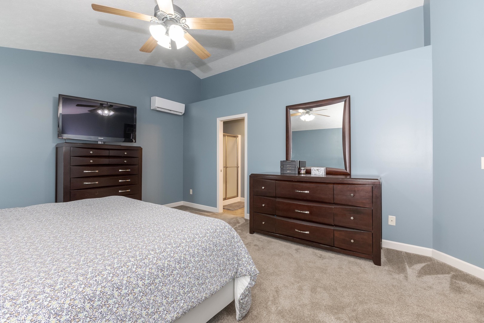 Normal, Illinois 61761, United States, 4 Bedrooms Bedrooms, ,3 BathroomsBathrooms,Residential,Contingent,196201