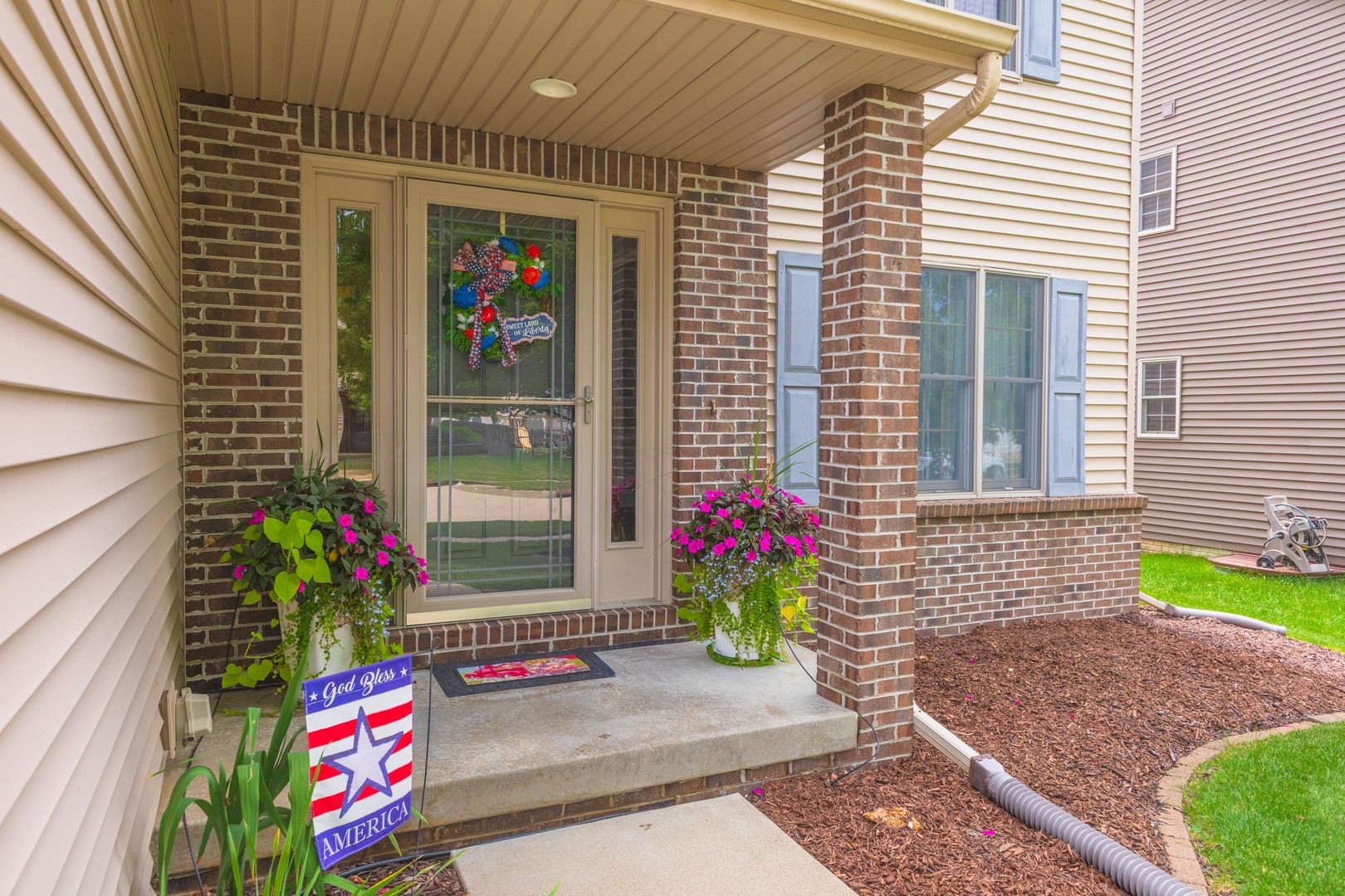 Normal, Illinois 61761, United States, 4 Bedrooms Bedrooms, ,3 BathroomsBathrooms,Residential,Contingent,196201