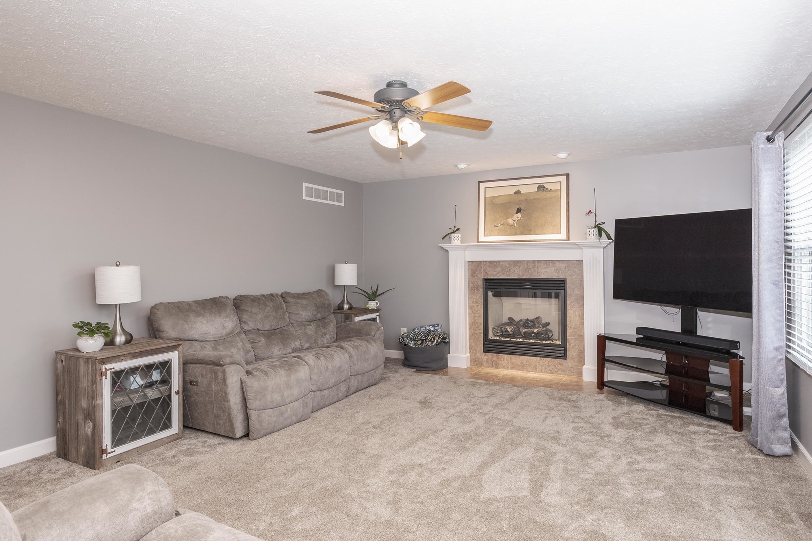 Normal, Illinois 61761, United States, 4 Bedrooms Bedrooms, ,3 BathroomsBathrooms,Residential,Contingent,196201