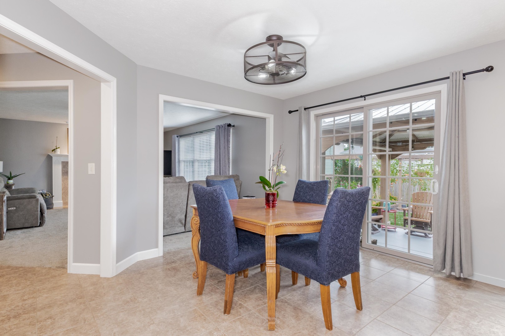 Normal, Illinois 61761, United States, 4 Bedrooms Bedrooms, ,3 BathroomsBathrooms,Residential,Contingent,196201