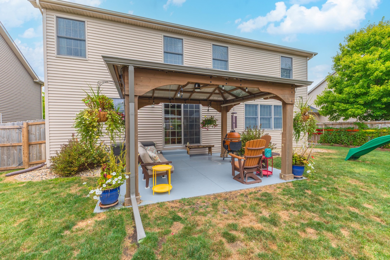 Normal, Illinois 61761, United States, 4 Bedrooms Bedrooms, ,3 BathroomsBathrooms,Residential,Contingent,196201