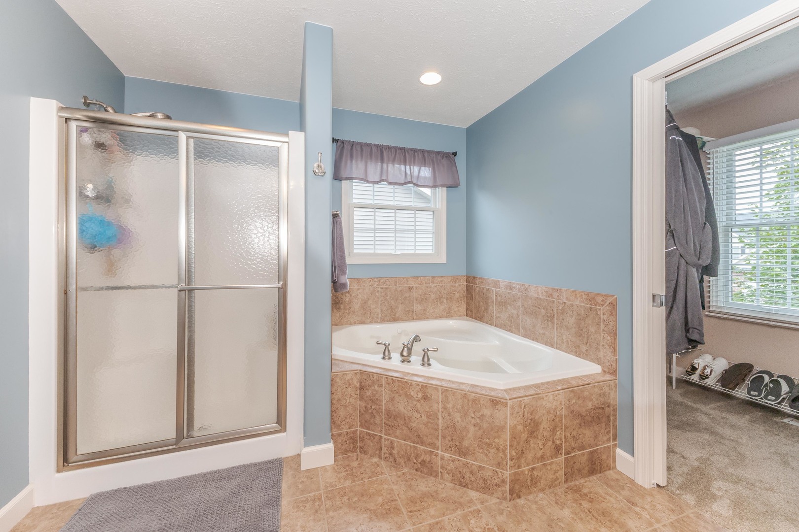 Normal, Illinois 61761, United States, 4 Bedrooms Bedrooms, ,3 BathroomsBathrooms,Residential,Contingent,196201