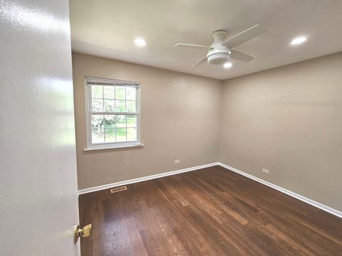 Tiny photo for 210 Redwood Court, Vernon Hills, IL 60061 (MLS # 12732908)