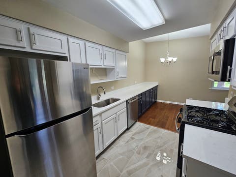 Tiny photo for 210 Redwood Court, Vernon Hills, IL 60061 (MLS # 12732908)