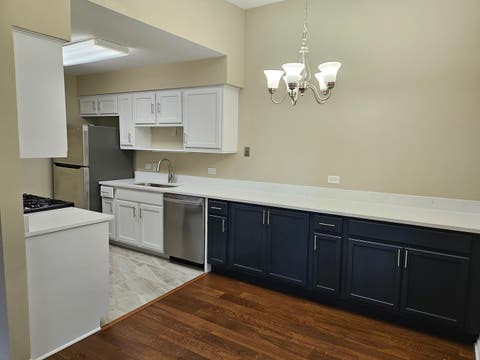 Tiny photo for 210 Redwood Court, Vernon Hills, IL 60061 (MLS # 12732908)