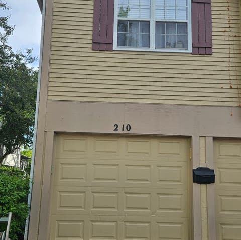 Tiny photo for 210 Redwood Court, Vernon Hills, IL 60061 (MLS # 12732908)