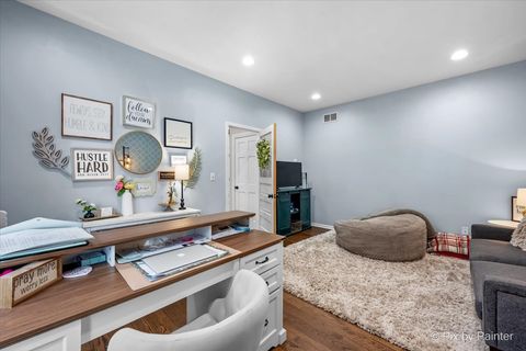 Tiny photo for 14 Margate Court, Lake In The Hills, IL 60156 (MLS # 12559909)