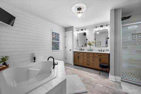 Tiny photo for 14 Margate Court, Lake In The Hills, IL 60156 (MLS # 12559909)