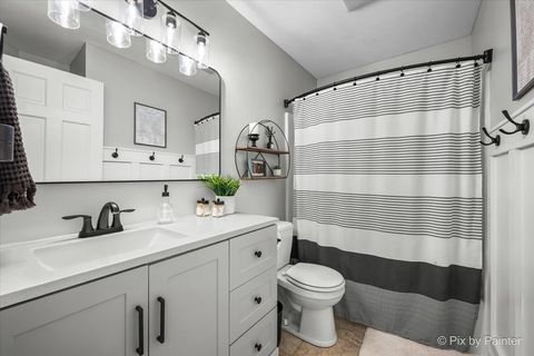 Tiny photo for 14 Margate Court, Lake In The Hills, IL 60156 (MLS # 12559909)