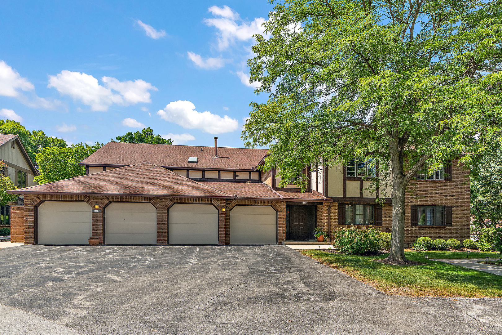 13302 S OAKVIEW Court 1FR