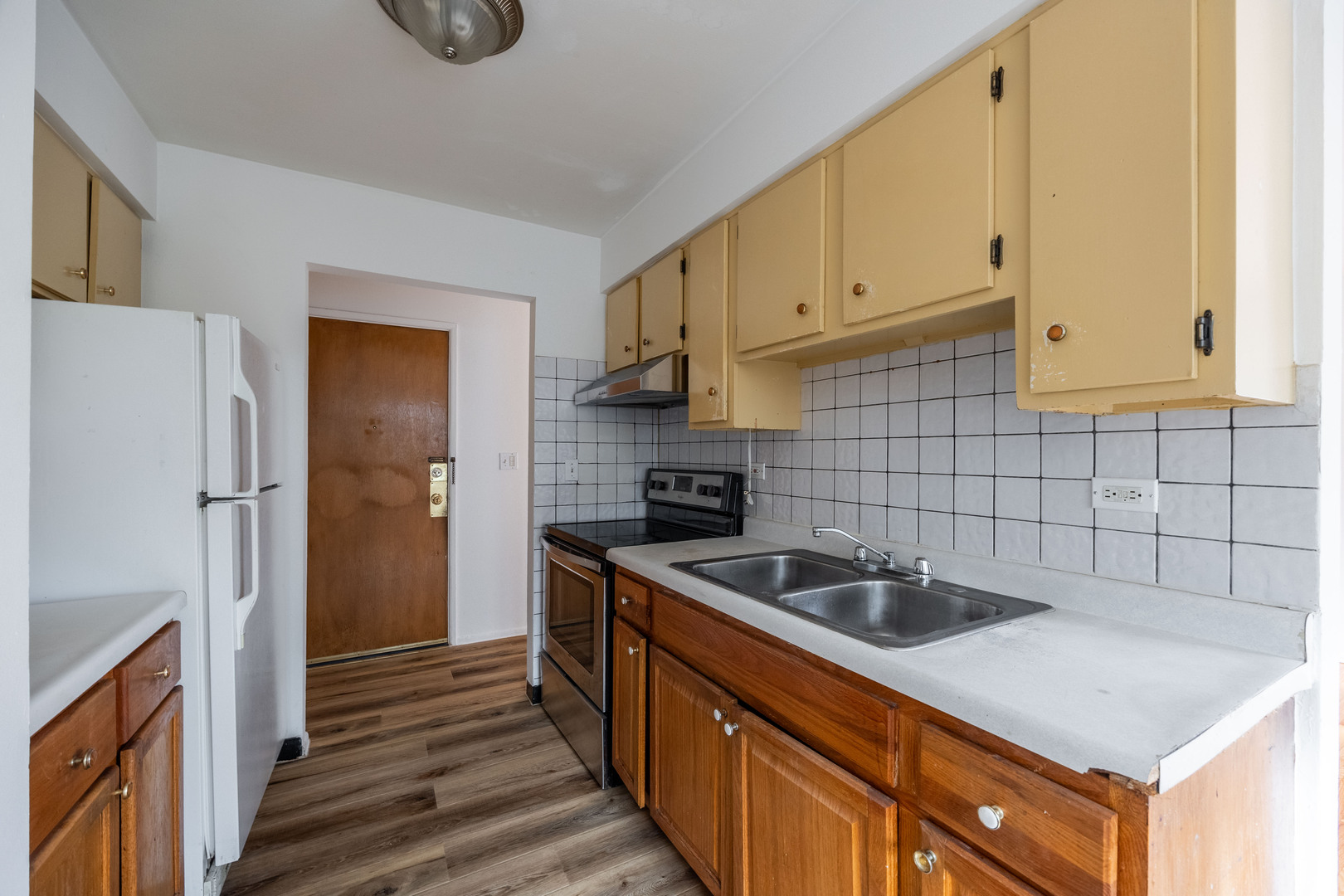 6250 N Kenmore Avenue 305