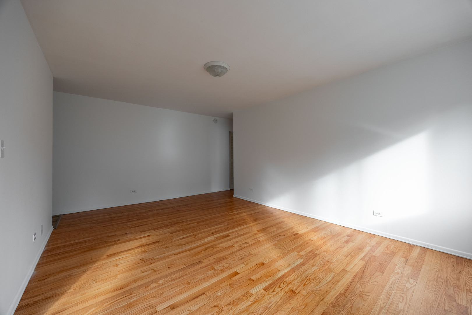 6250 N Kenmore Avenue 305