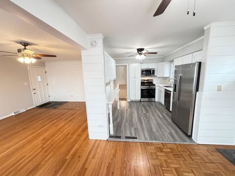 Tiny photo for 4018 N Cass Avenue, Westmont, IL 60559 (MLS # 12585102)