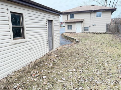 Tiny photo for 4018 N Cass Avenue, Westmont, IL 60559 (MLS # 12585102)