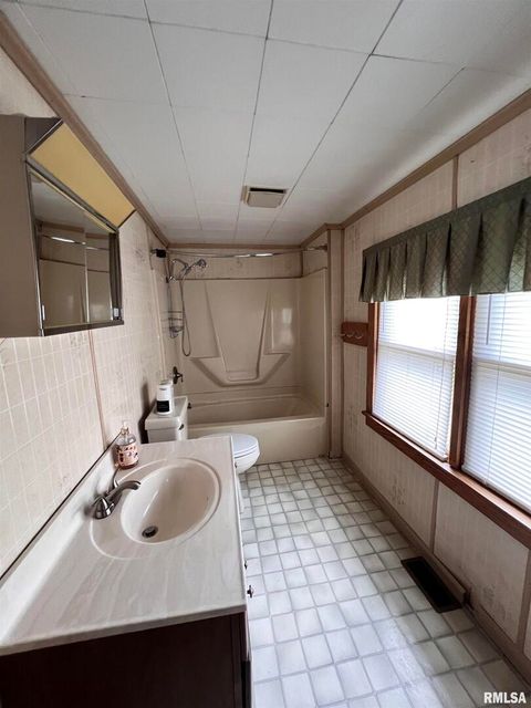 Tiny photo for 202 N WILSON Street, Anna, IL 62906 (MLS # QC4265306)