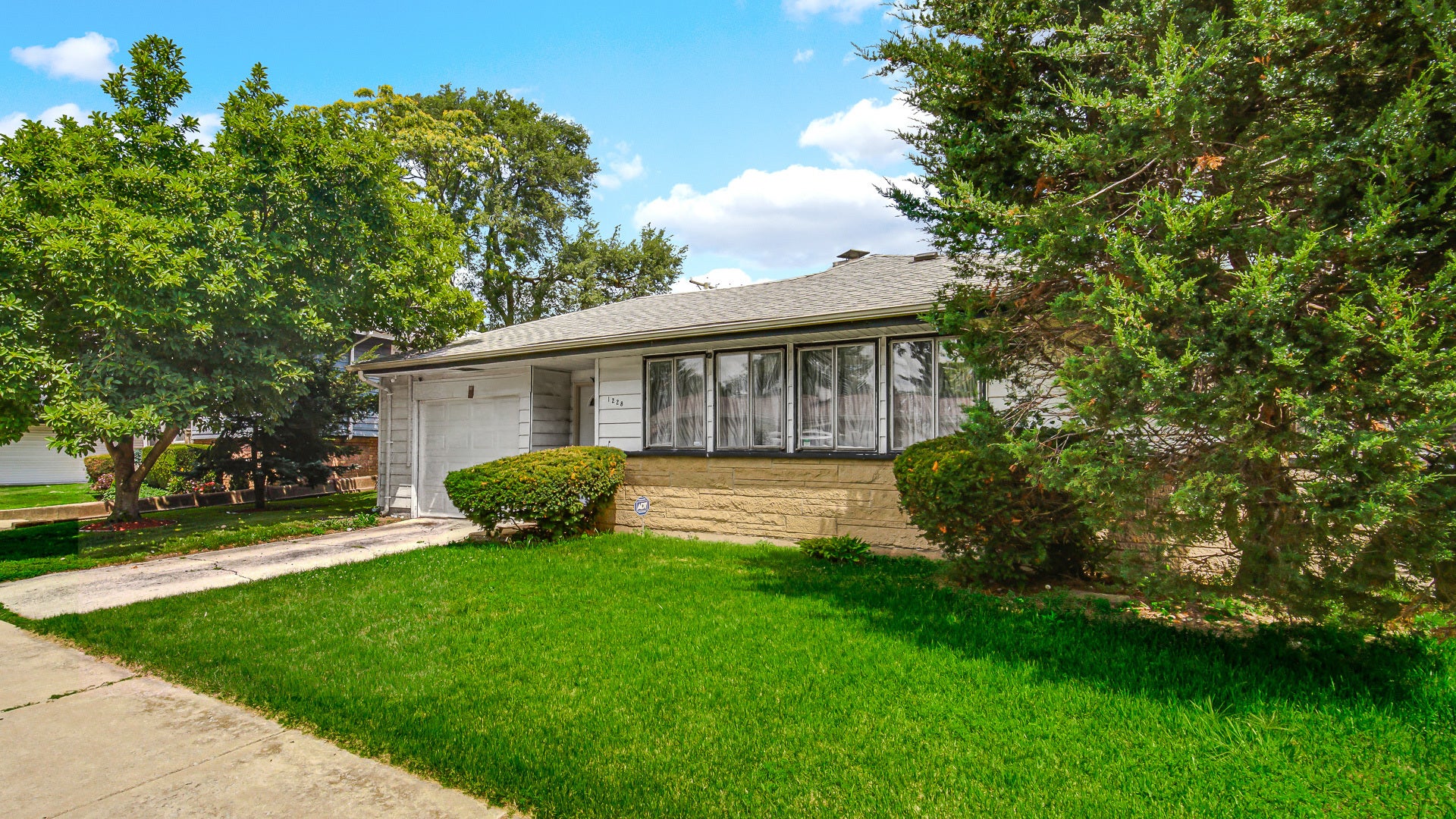 1228 E 151st Street