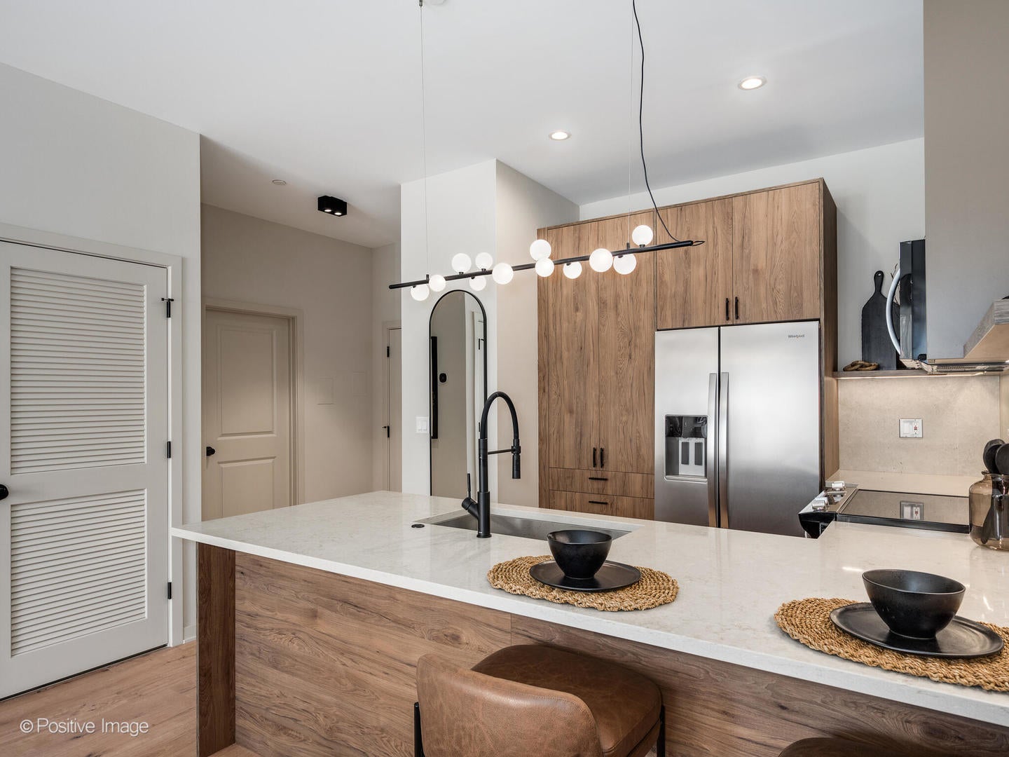 1235 N ASHLAND Avenue 502