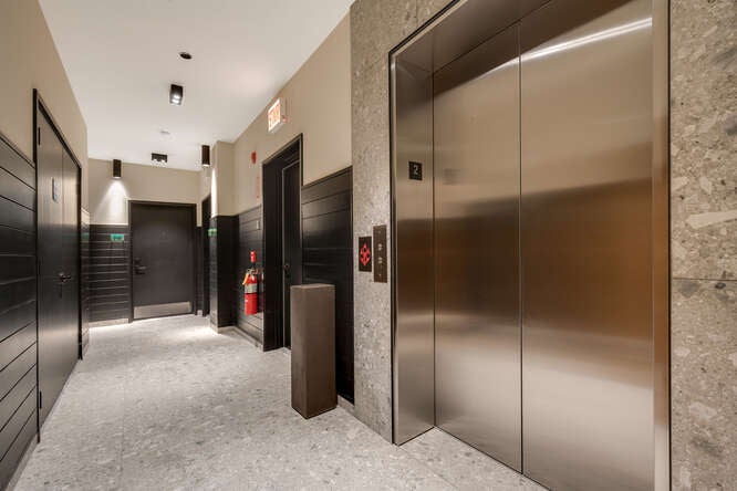 1235 N ASHLAND Avenue 502