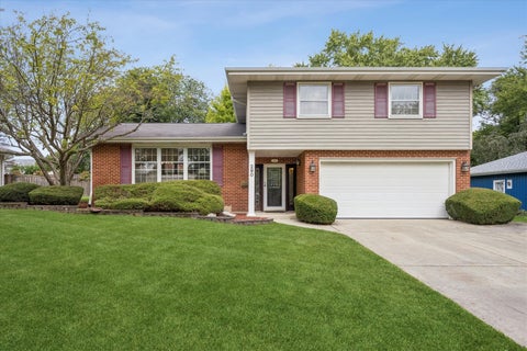 Photo of 290 W Oak Glen Drive, Bartlett, IL 60103 (MLS # 12730047)