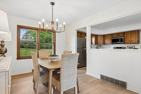 Tiny photo for 290 W Oak Glen Drive, Bartlett, IL 60103 (MLS # 12730047)