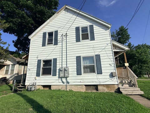 Photo of 2802 Rockingham Road, Davenport, IA 52802 (MLS # 12674366)