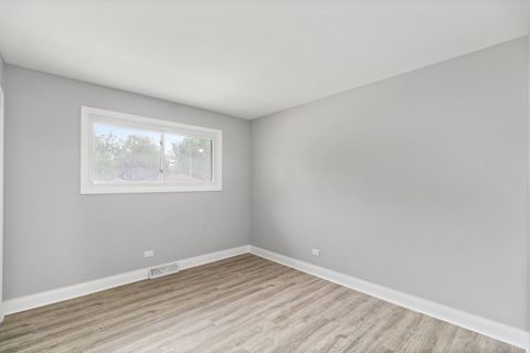 Tiny photo for 15240 Woodlawn Avenue, Dolton, IL 60419 (MLS # 12386837)