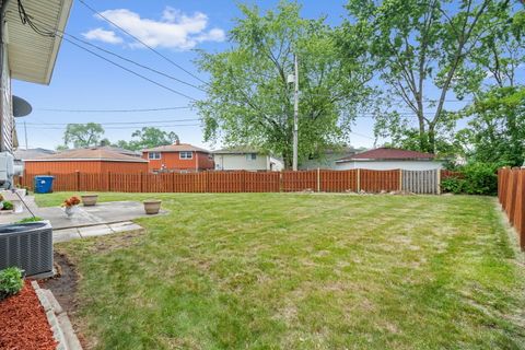 Tiny photo for 15240 Woodlawn Avenue, Dolton, IL 60419 (MLS # 12386837)