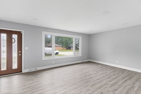 Tiny photo for 15240 Woodlawn Avenue, Dolton, IL 60419 (MLS # 12386837)