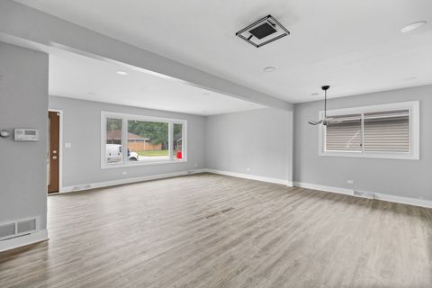 Tiny photo for 15240 Woodlawn Avenue, Dolton, IL 60419 (MLS # 12386837)