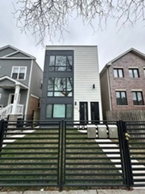 4222 N Bernard Street Chicago IL 60618