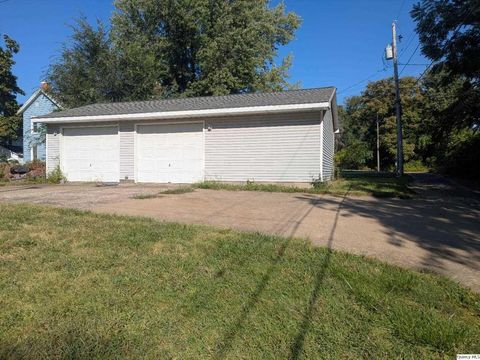 Tiny photo for 324 Lind Street, Quincy, IL 62301 (MLS # 12466352)