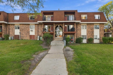 Tiny photo for 1170 Valley Lane #304, Hoffman Estates, IL 60169 (MLS # 12793354)