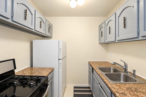 Tiny photo for 1170 Valley Lane #304, Hoffman Estates, IL 60169 (MLS # 12793354)