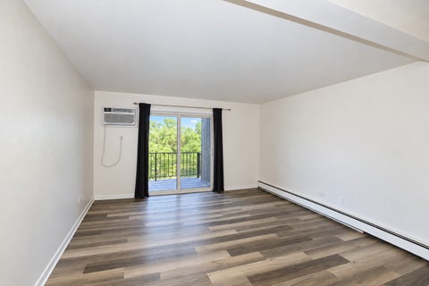Tiny photo for 1170 Valley Lane #304, Hoffman Estates, IL 60169 (MLS # 12793354)