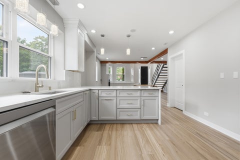 Tiny photo for 4305 N Mobile Avenue, Chicago, IL 60634 (MLS # 12748589)