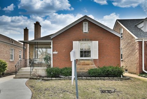 Tiny photo for 6153 N Lenox Avenue, Chicago, IL 60646 (MLS # 12571904)