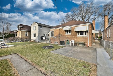 Tiny photo for 6153 N Lenox Avenue, Chicago, IL 60646 (MLS # 12571904)