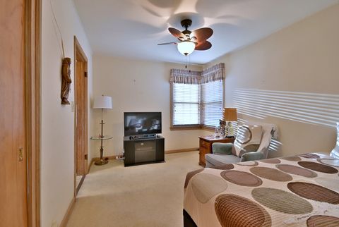 Tiny photo for 6153 N Lenox Avenue, Chicago, IL 60646 (MLS # 12571904)