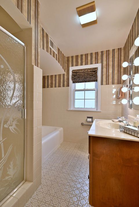 Tiny photo for 6153 N Lenox Avenue, Chicago, IL 60646 (MLS # 12571904)