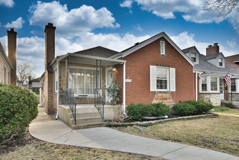 6153 N Lenox Avenue Chicago IL 60646