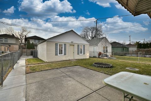 Tiny photo for 6153 N Lenox Avenue, Chicago, IL 60646 (MLS # 12571904)