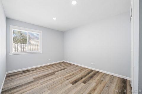 Tiny photo for 2S616 Linden Square, Warrenville, IL 60555 (MLS # 12528329)