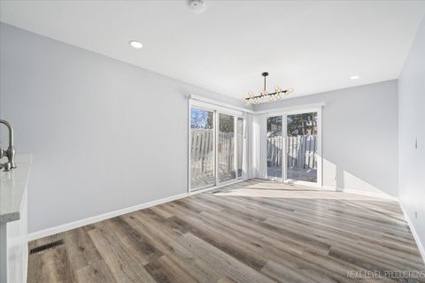 Tiny photo for 2S616 Linden Square, Warrenville, IL 60555 (MLS # 12528329)