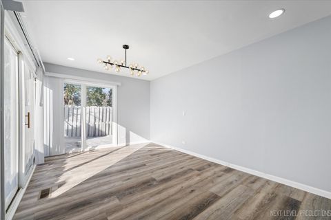 Tiny photo for 2S616 Linden Square, Warrenville, IL 60555 (MLS # 12528329)