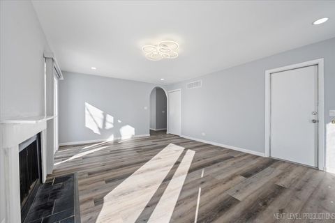 Tiny photo for 2S616 Linden Square, Warrenville, IL 60555 (MLS # 12528329)