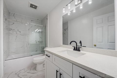 Tiny photo for 2S616 Linden Square, Warrenville, IL 60555 (MLS # 12528329)