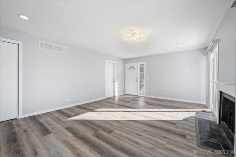 Tiny photo for 2S616 Linden Square, Warrenville, IL 60555 (MLS # 12528329)