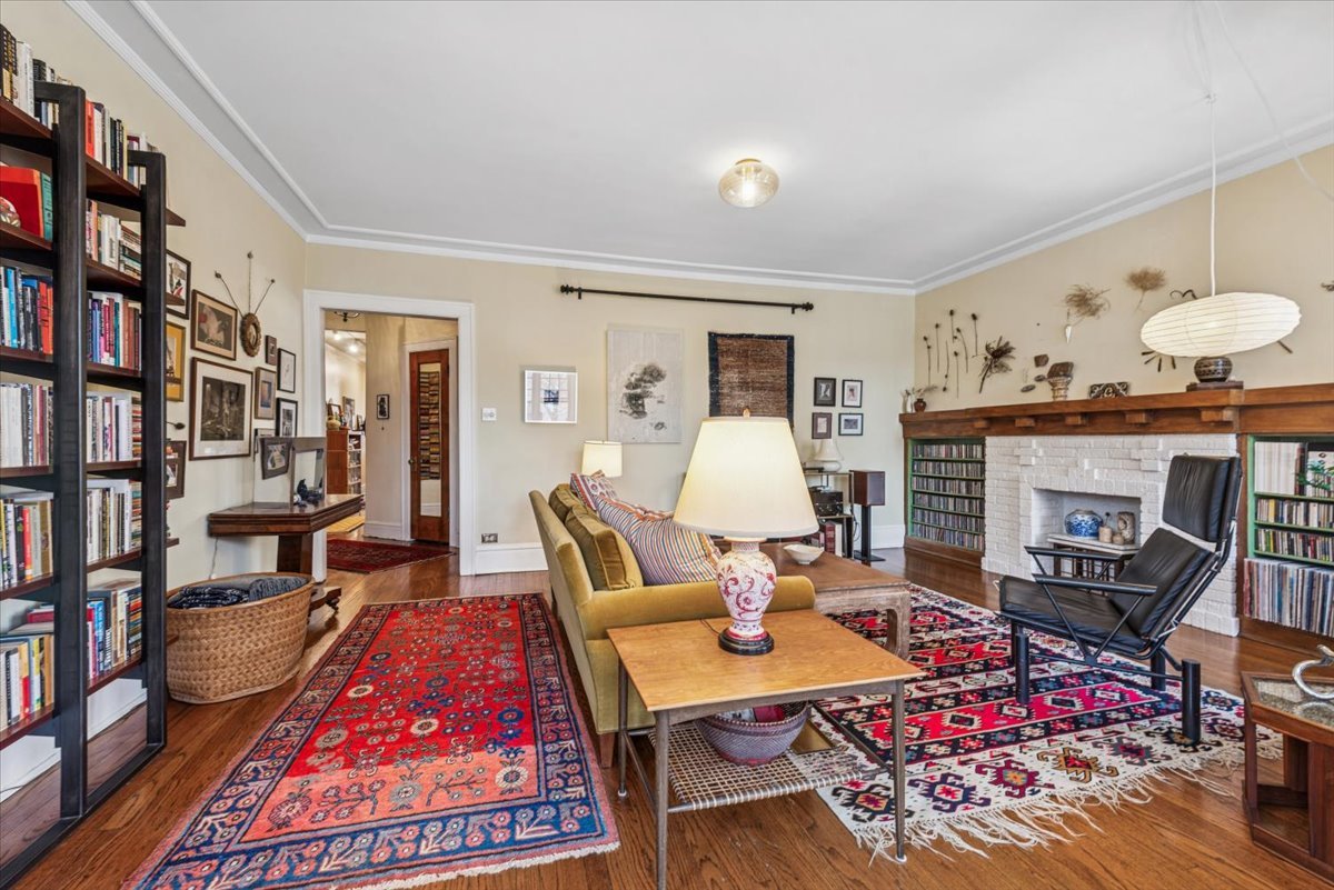 5308 N Glenwood Avenue 2