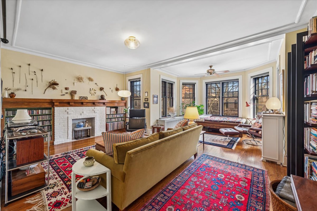 5308 N Glenwood Avenue 2