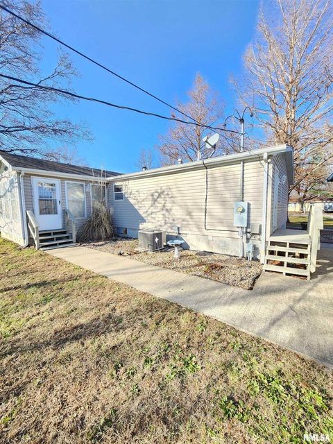 Tiny photo for 37 JANET Street, Murphysboro, IL 62966 (MLS # EB460611)